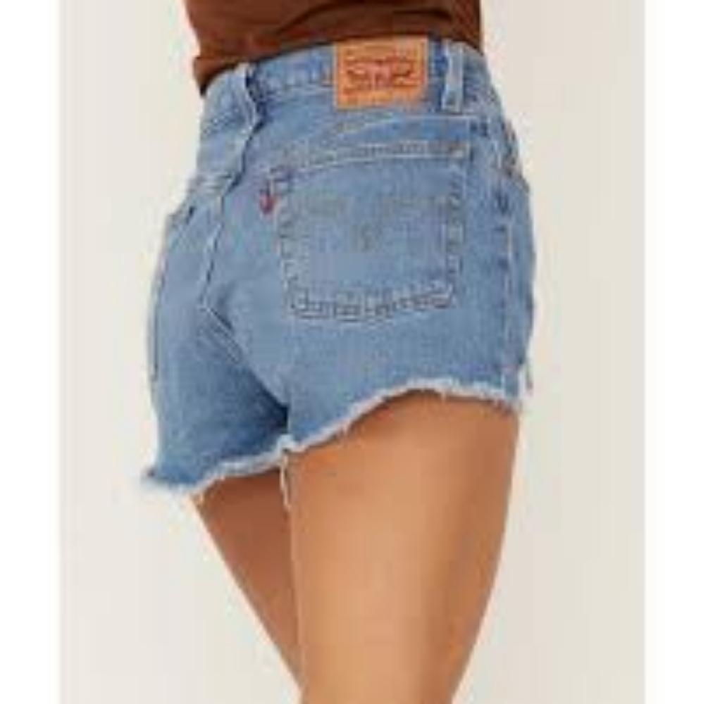Levis 501 cut off jean shorts - Picture 7 of 15